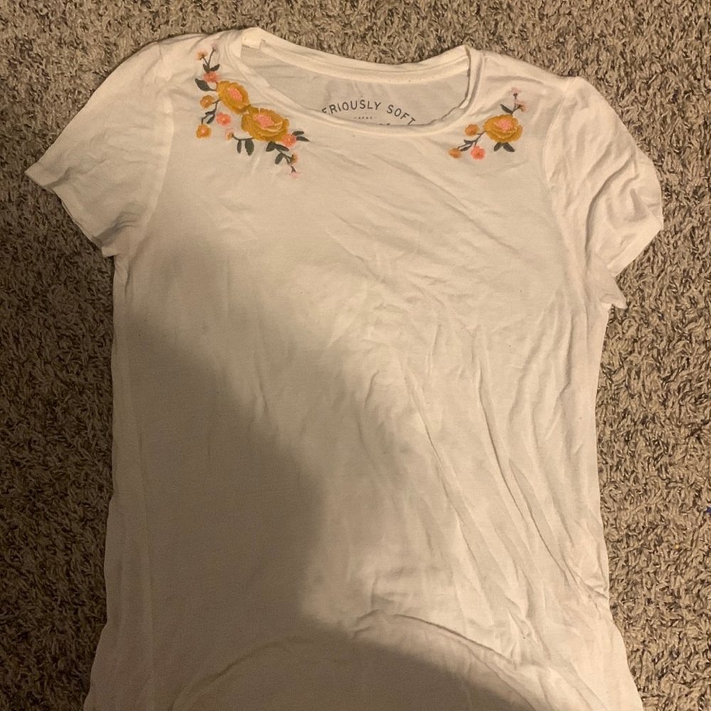 aeropostale flowy t-shirt! size xs